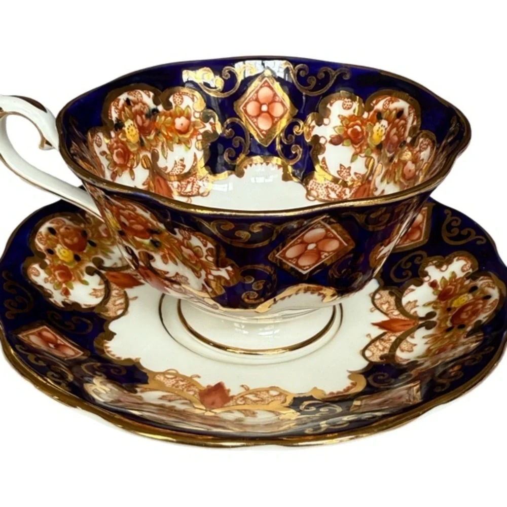Vintage Royal Albert Bone China “Hierloom” Pattern 3-Piece Set